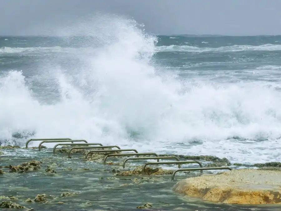 Bugibba cliffs Malta
dnes nieje čas na kúpanie