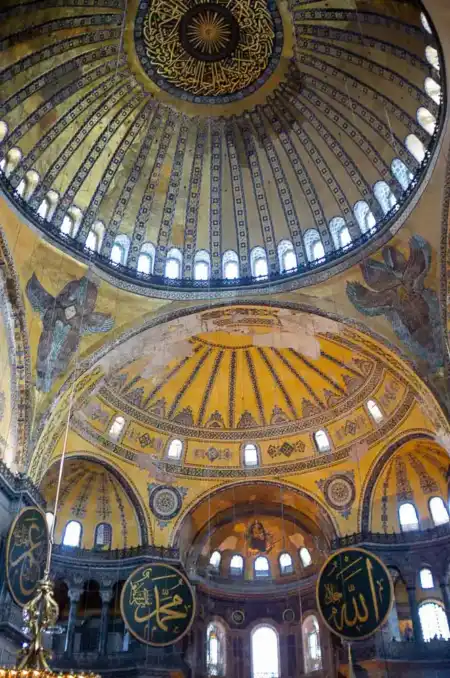 Chrámy Istanbulu