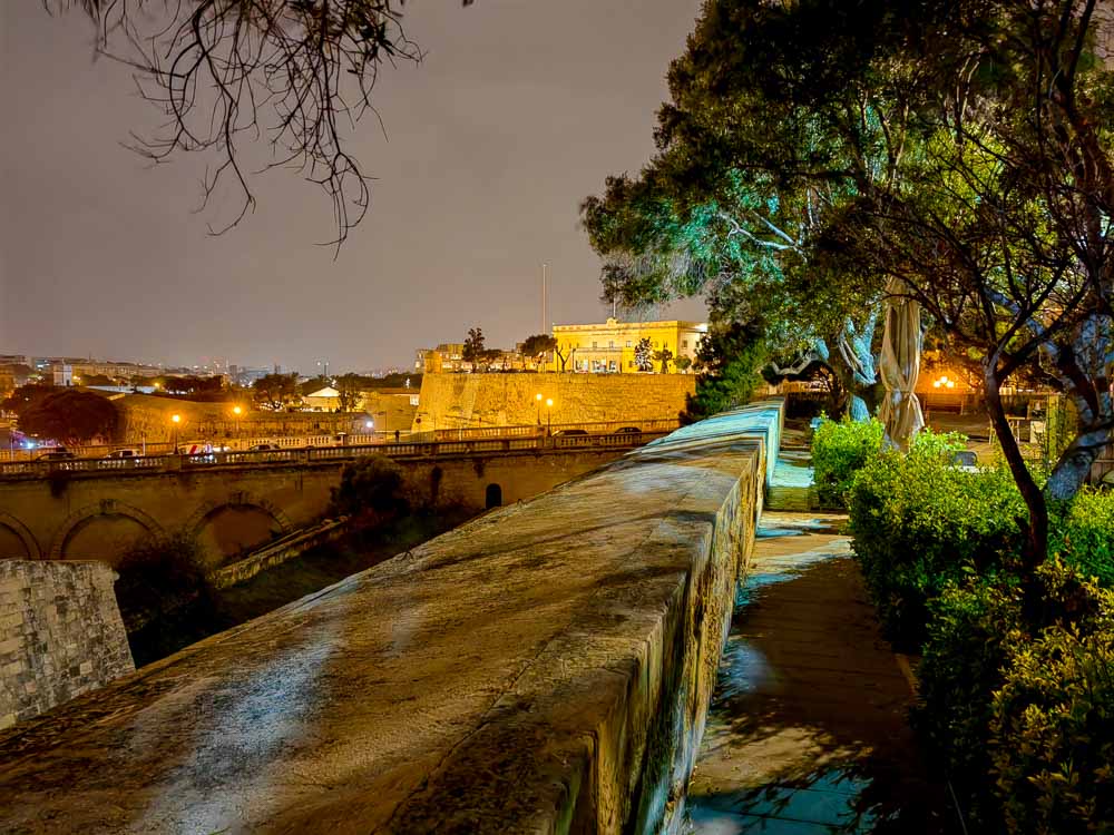 Na hradbách Valletty