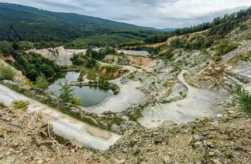 Praveký Tábor nad lomom v Krnči: nové významné poznania