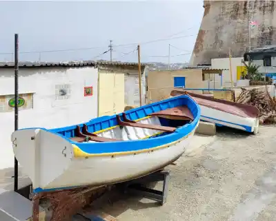 Neoficiálna pláž a rybárska osada