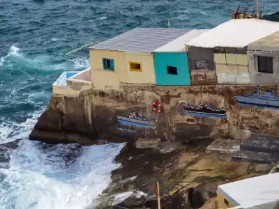 Neoficiálna pláž a rybárska osada