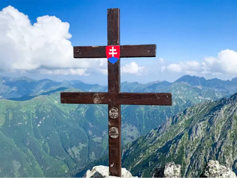 Kriváň turistické trasy