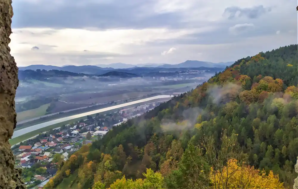 Výhľad na Hričovský kanál