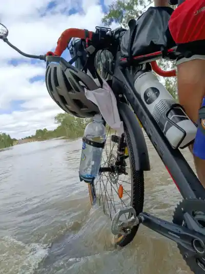 Bicyklom naprieč Austráliou na Clermont Peter Božík