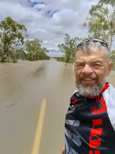 Bicyklom naprieč Austráliou na Clermont Peter Božík
