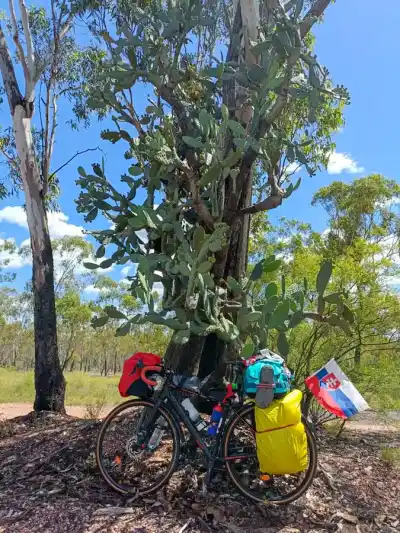 Bicyklom naprieč Austráliou na Clermont Peter Božík