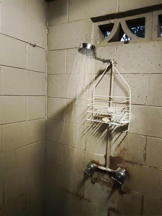 Sprcha v kempe