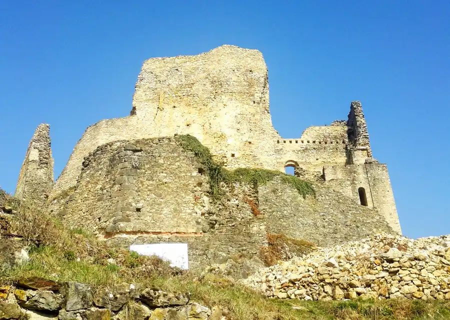 zrúcanina hrad Divín