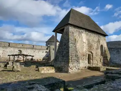 Bzovík interér kláštora