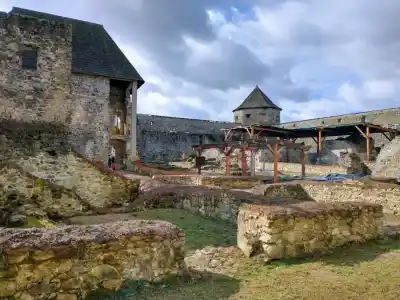 Bzovík interér kláštora