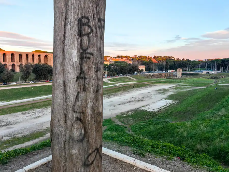 Circus Maximus v pozadí Palatínsky kopec