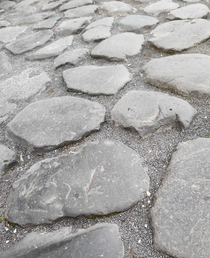 Via Sacra podobná má ten istý základ ako Via Appia