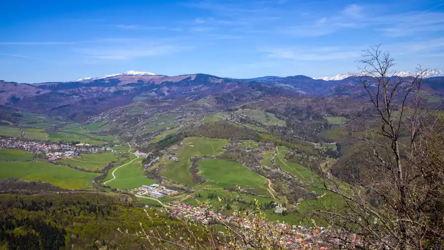 Panoramatické výhľady na hory z Veľkého Radzima