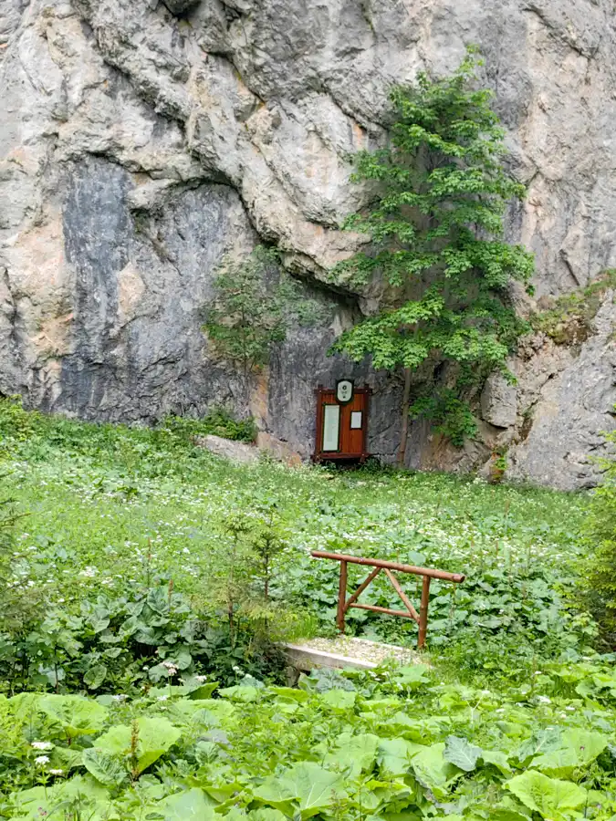 Skalná stena Iľanovsej doliny