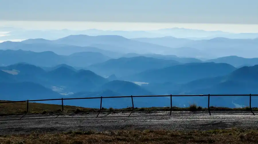 Výhľady na Slovensko z pod Kráľovej hole