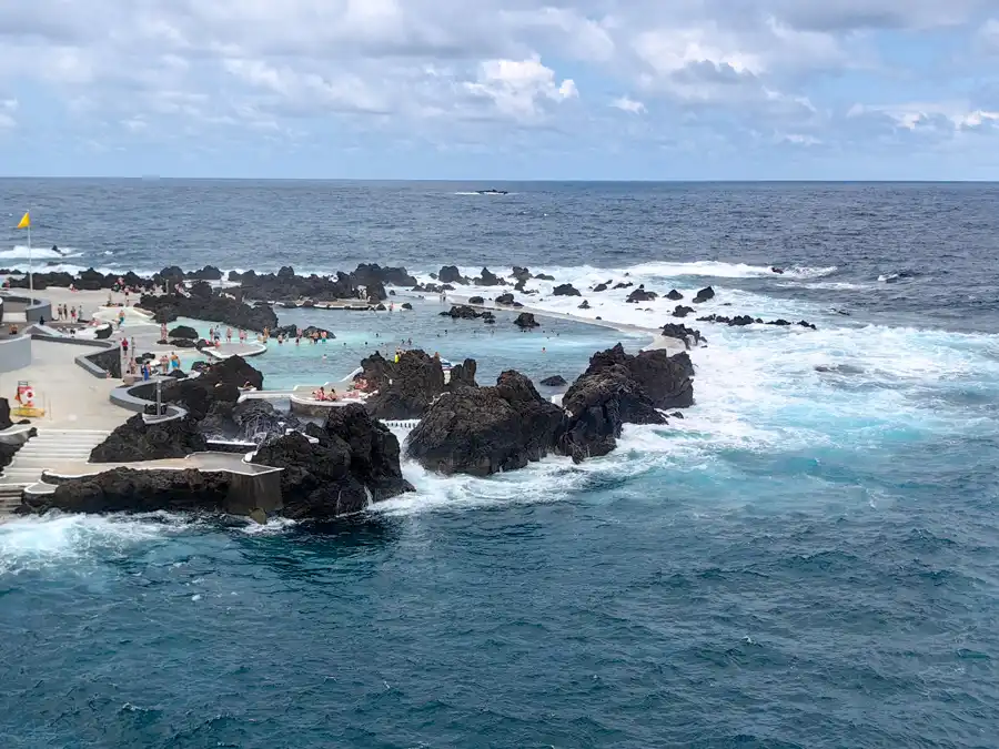 Porto Moniz okolo ostrova