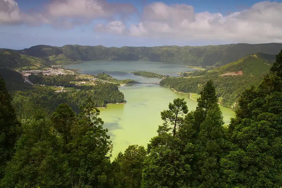 Sete Cidads crater lakes (bigstockphoto)