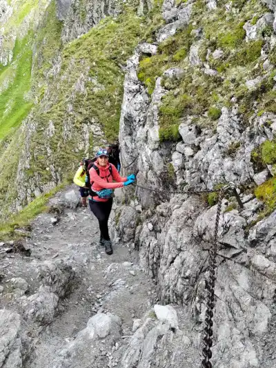 Na reťaze na hrubý štít