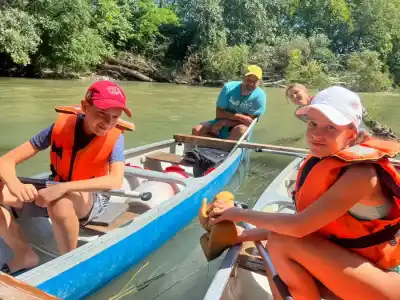 Splav po ramenách Dunaja