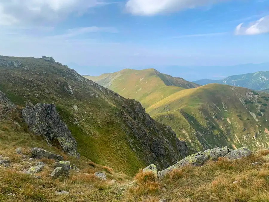 Turistický prechod hrebeňom Nízkych Tatier z Magurky na Skalku