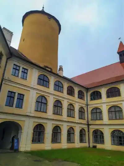 Arkádové nádvorie