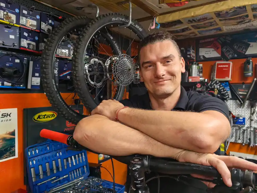 MTB: Má význam robiť servis vidlíc a tlmičov?