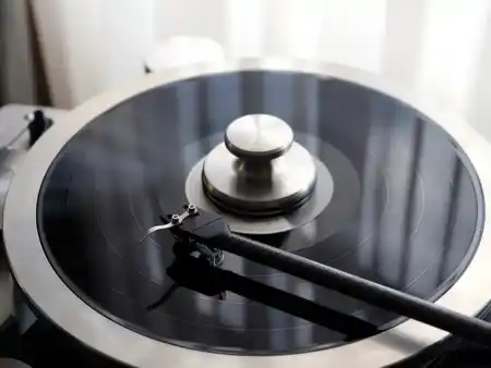 Vinylworld hudobný LP server