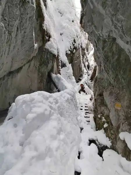 Veľký Sokol prechod zimnou roklinou