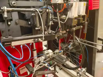 Robotické centrovanie kolies