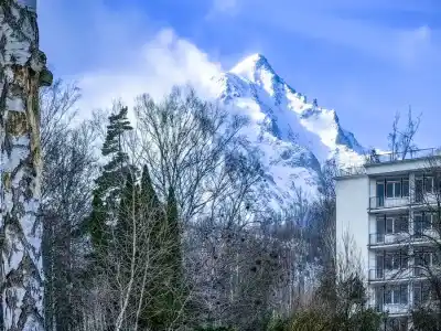 Pohľad spod hotela Morava na hrebene Tatier