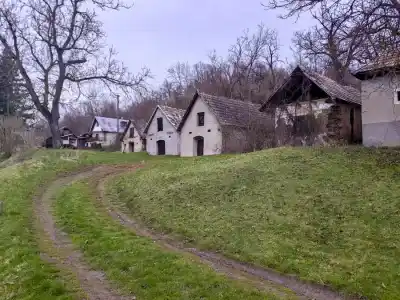 Chodník k skalným obydliam