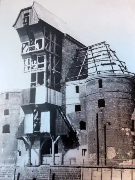 Dobová fotka žeriavu po 2 sv. vojne