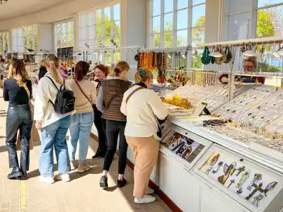 Jantárové trhy všade