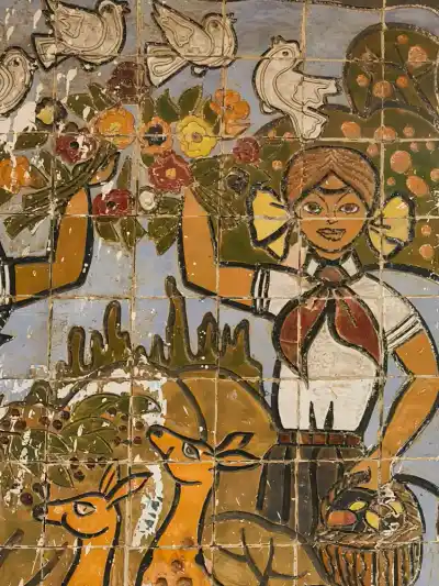 mesto plné kontrastov