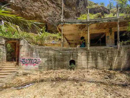 Pozostatky kúpelov Azuaje (Fuente Santa)