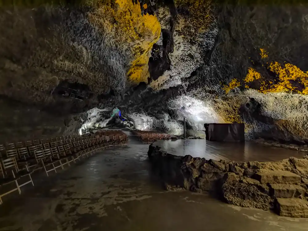 Koncertná sála v jaskyni