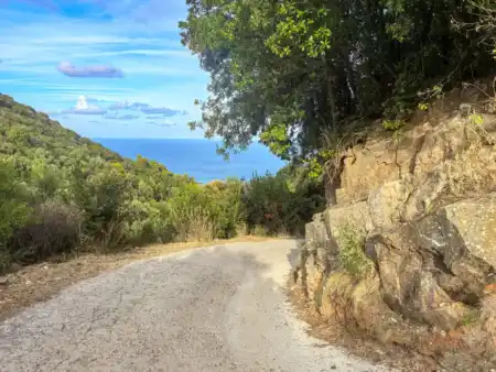 Schádzame ku kláštoru