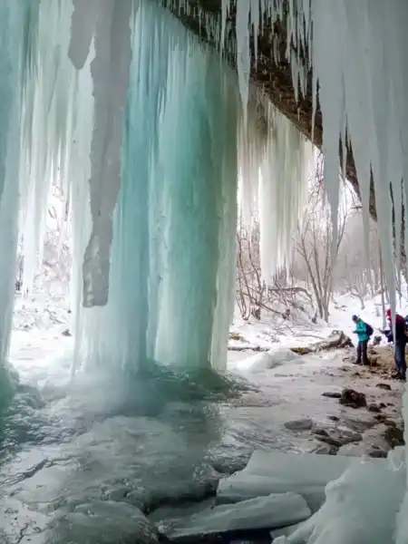 Pod vodopádom na Šikľavej skale