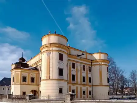 Markušovský kaštieľ