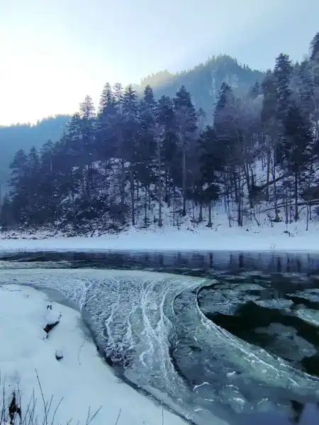 Dunajec v zimnom šate
