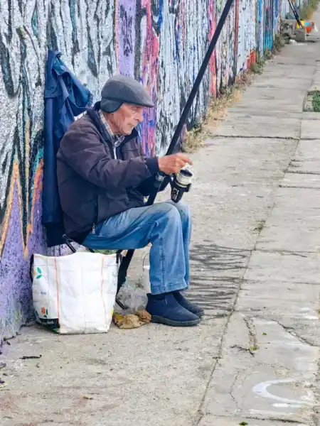 Rybár na Cais do Ginjal