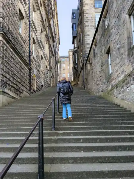 Schody cez Royal Mile