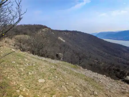 Hrebeňom Kováčskych kopcov