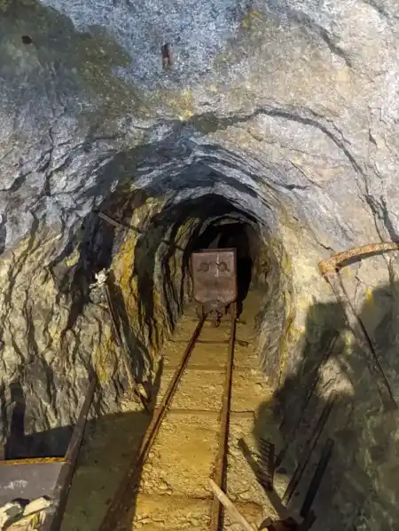 V opálových baniach