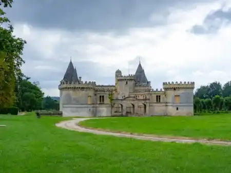 Chateau La Couronne