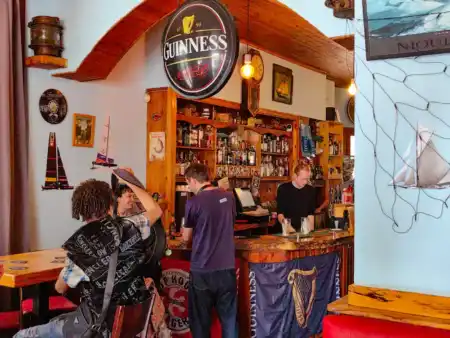 Guinnes Queens pub