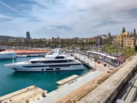 Prístav molo barcelona