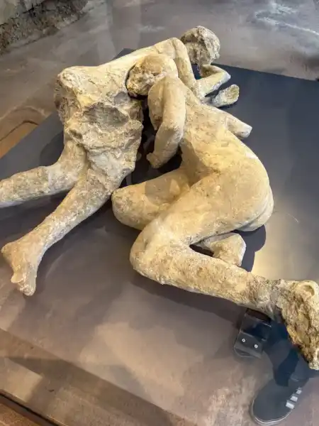 Človek a stratovulkán Pompeje