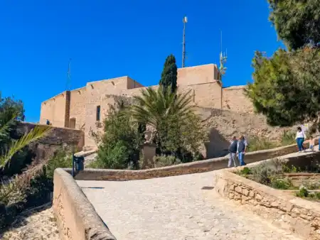Castell de Santa Bàrbara